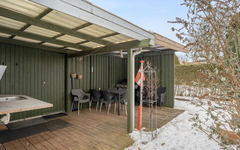 Dimo - 75M to the Fjord: Legna, Soffitto, Capannone, Edifici Giardino, Shade, Backyard, Struttura Esterna, Cortile, Raccordo, Color Legno