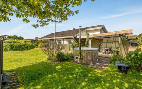 Dimo - 75M to the Fjord: Legna, Villetta, Casa, Casa, Porta, Latifoglie, Edifici Giardino, Color Legno, Log Cabin, Plank