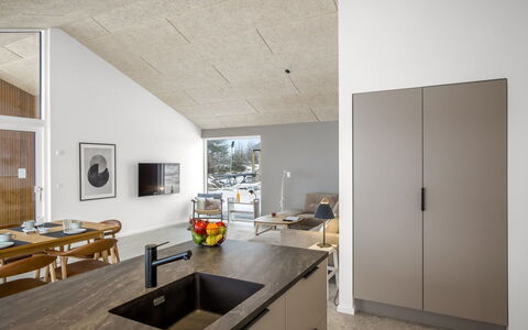 France - 1Km from the Sea: Pavimentazione, Pavimento, Interior Design, Controsoffitto, Cucina, Soffitto, Mobilia, Camera, Lampada, Cabinetry