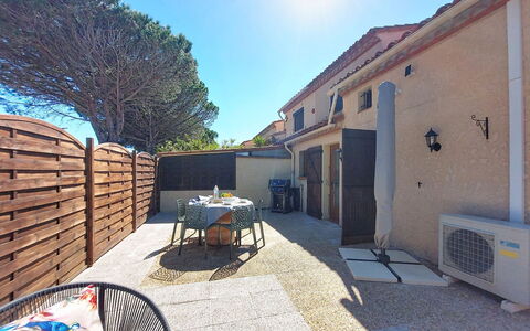 Le Mas des Oliviers: Appartamento, Ricorrere, Sedia, Shade, Balcone, Cucina & Sala Da Pranzo Tavolo, Ristorante, Eco Hotel, Hotel
