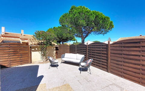 Le Mas des Oliviers: Appartamento, Ricorrere, Sedia, Shade, Balcone, Cucina & Sala Da Pranzo Tavolo, Ristorante, Eco Hotel, Hotel