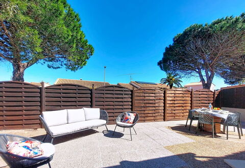 Le Mas des Oliviers: Appartamento, Ricorrere, Sedia, Shade, Balcone, Cucina & Sala Da Pranzo Tavolo, Ristorante, Eco Hotel, Hotel