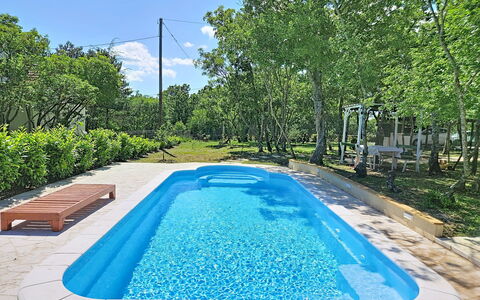 Country Pleasures Cottage: Blu, Piscina, Materiale Composito, Tempo Libero, Giardino, Ricorrere, Shade, Landscaping, Backyard, Eco Hotel