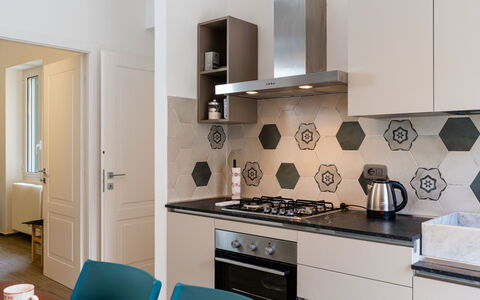 La Ferla: Appartamento, Ricorrere, Sedia, Shade, Balcone, Cucina & Sala Da Pranzo Tavolo, Ristorante, Eco Hotel, Hotel