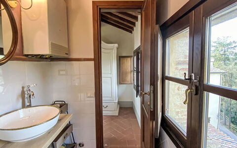 Palaia 629: Appartamento, Ricorrere, Sedia, Shade, Balcone, Cucina & Sala Da Pranzo Tavolo, Ristorante, Eco Hotel, Hotel