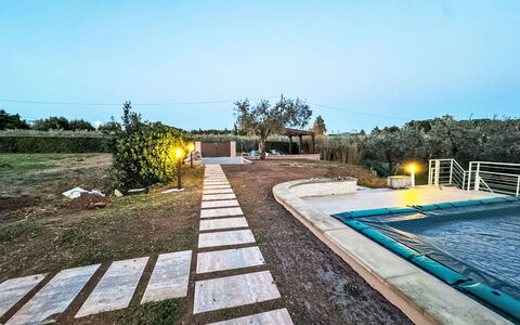 Rose Adriano Home: Appartamento, Ricorrere, Sedia, Shade, Balcone, Cucina & Sala Da Pranzo Tavolo, Ristorante, Eco Hotel, Hotel