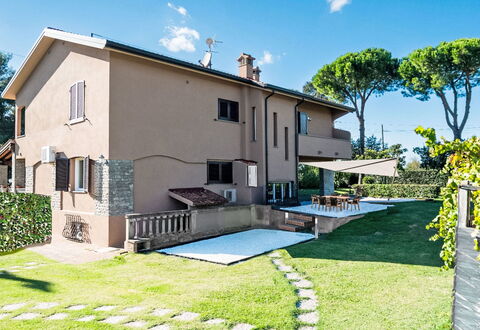 Rose Adriano Home: Appartamento, Ricorrere, Sedia, Shade, Balcone, Cucina & Sala Da Pranzo Tavolo, Ristorante, Eco Hotel, Hotel