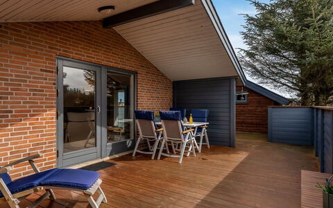 Severina - 900M from the Sea: Legna, Giardino, Backyard, Lotto, Casa, Tetto, Shade, Deck, Latifoglie, Cortile