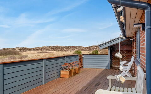Severina - 900M from the Sea: Legna, Giardino, Backyard, Lotto, Casa, Tetto, Shade, Deck, Latifoglie, Cortile