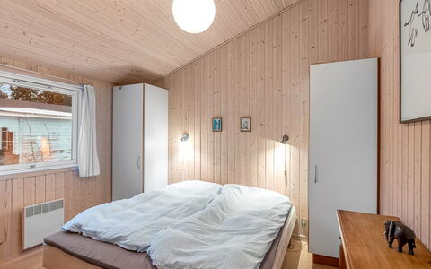 Gebko - 750M from the Sea: Parete, Interior Design, Legna, Camera Da Letto, Soffitto, Pavimentazione, Pavimento, Letto, Mobilia, Camera