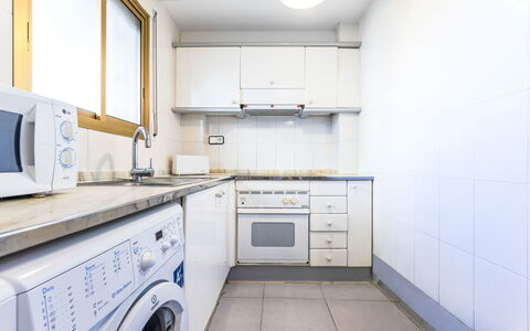 Cambrils Park B: Pavimentazione, Pavimento, Apparecchio Major, Interior Design, Soffitto, Camera, Appartamento, Cucina, Cabinetry, Controsoffitto