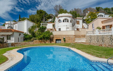 Rincón del Sol: Mobilia, Legna, Sedia, Pavimento, Mare, Balcone, Recinzione, Deck, Latifoglie, Color Legno