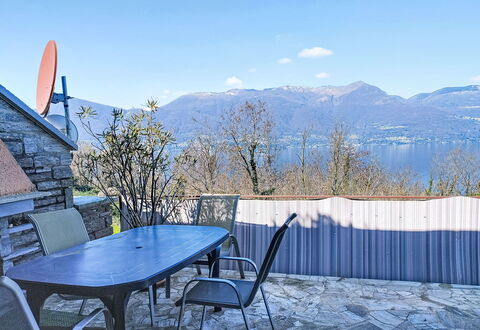 Uliana: Mobilia, Legna, Sedia, Pavimento, Mare, Balcone, Recinzione, Deck, Latifoglie, Color Legno