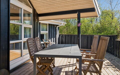 Euphemia - 200M from the Sea: Mobilia, Legna, Interior Design, Pavimentazione, Pavimento, Sedia, Camera, Soffitto, Soggiorno, Appartamento