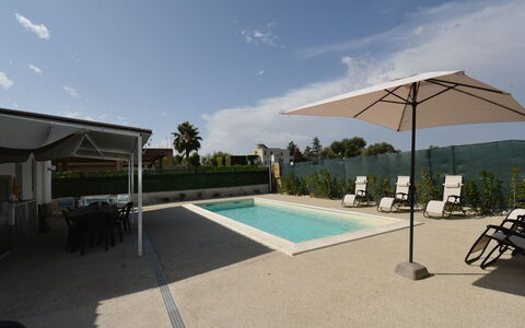 Villa Cosentini: Piscina, Ombrello, Mobili Da Esterno, Ricorrere, Materiale Composito, Shade, Sedia, Lettino, Eco Hotel, Tempo Libero