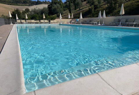 Serafini Holiday Home: Piscina, Mobili Da Esterno, Materiale Composito, Ricorrere, Lettino, Terme, Sedia, Resort Citta ', Eco Hotel, Hotel