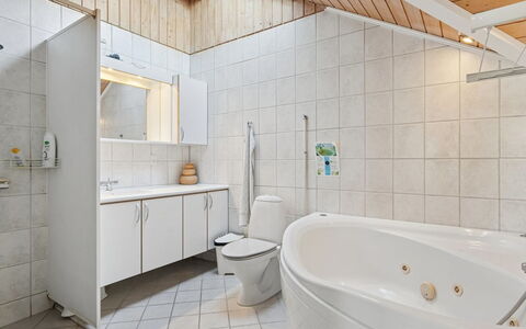 Elenor - 1.3Km from the Sea: Acqua, Waterway, Canale, Barca, Moto D'Acqua, Costiera E Morfologie Oceanic, Mare, Dock, Costa, Marina