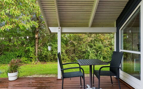 Elenor - 1.3Km from the Sea: Legna, Portico, Mobilia, Mobili Da Esterno, Shade, Soffitto, Sedia, Deck, Tavolo Esterno, Struttura Esterna