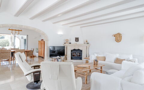 Tika: Casa, Mobilia, Divano, Soggiorno, Appartamento, Sedia, Villa, Estate, Modanatura