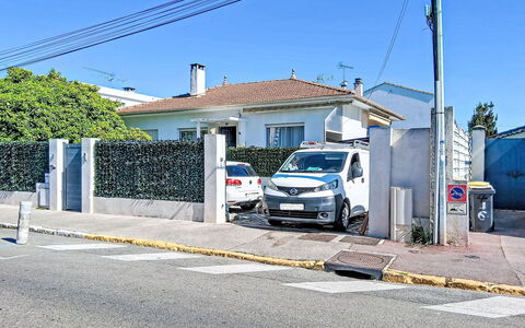 Studio la Provence: Mobilia, Legna, Mobili Da Esterno, Tavolo, Tavolo Esterno, Sedia, Cucina & Sala Da Pranzo Tavolo, Deck, Latifoglie, Portico