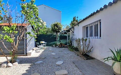 Studio la Provence: Mobilia, Legna, Mobili Da Esterno, Tavolo, Tavolo Esterno, Sedia, Cucina & Sala Da Pranzo Tavolo, Deck, Latifoglie, Portico