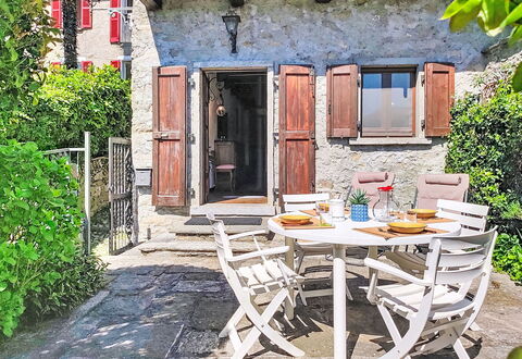 Casa Fujada: Mobilia, Legna, Mobili Da Esterno, Tavolo, Tavolo Esterno, Sedia, Cucina & Sala Da Pranzo Tavolo, Deck, Latifoglie, Portico