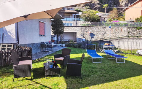 Casa Melinda: Mobilia, Legna, Mobili Da Esterno, Tavolo, Tavolo Esterno, Sedia, Cucina & Sala Da Pranzo Tavolo, Deck, Latifoglie, Portico