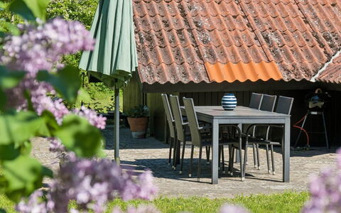 Petkana - 4Km from the Sea: Mobilia, Mobili Da Esterno, Arbusto, Shade, Sedia, Giardino, Tavolo Esterno, Groundcover, Vaso Di Fiori, Cucina & Sala Da Pranzo Tavolo