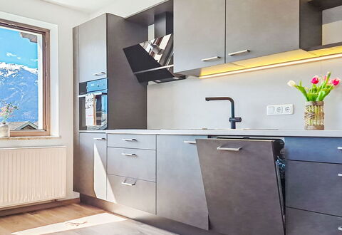 Panoramablick Tauern: Cucina, Elettrodomestico Da Cucina, Controsoffitto, Mobilia, Interior Design, Pavimentazione, Cabinetry, Legna, Elettrodomestico, Apparecchio Major