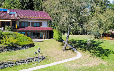 Luna: Tetto, Casa, Casa, Villetta, Porta, Raccordo, Estate, Prato, Cortile, Portico