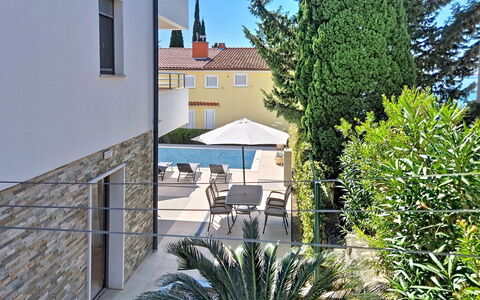 Starigrad-Paklenica 111: 