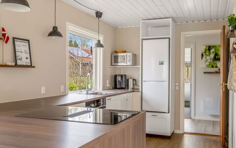 Friderica - 30Km from the Sea: Interior Design, Controsoffitto, Pavimentazione, Mobilia, Cucina, Pavimento, Legna, Pavimento In Legno, Elettrodomestico Da Cucina, Cabinetry