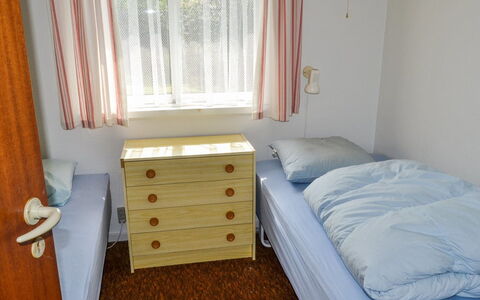 Friderica - 30Km from the Sea: Parete, Pavimento, Pavimentazione, Letto, Legna, Camera Da Letto, Interior Design, Mobilia, Lenzuolo, Camera