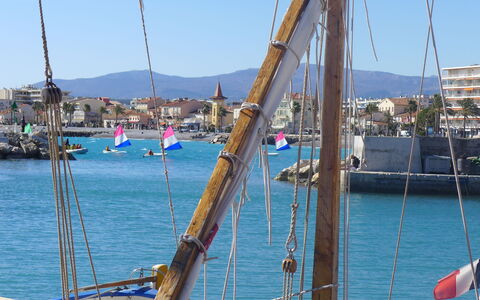Le Maresol: Blu, Barca, Moto D'Acqua, Mare, Barche E Nautica - Macchine E Materiali, Albero, Barca A Vela, Architettura Navale, Oceano
