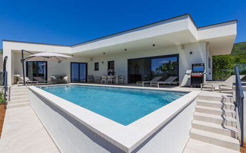 Florinda: Piscina, Materiale Composito, Calcestruzzo, Design, Villa, Piastrella