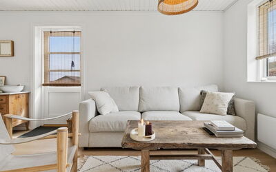 Maksimilian - 300M from the Sea