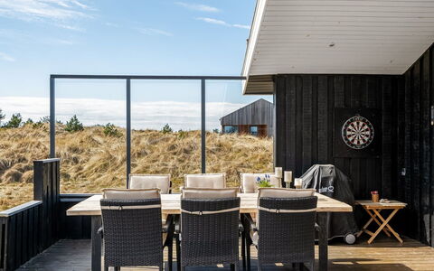 Steinunn - 600M from the Sea: Mobilia, Legna, Interior Design, Pavimentazione, Pavimento, Sedia, Camera, Soffitto, Soggiorno, Appartamento