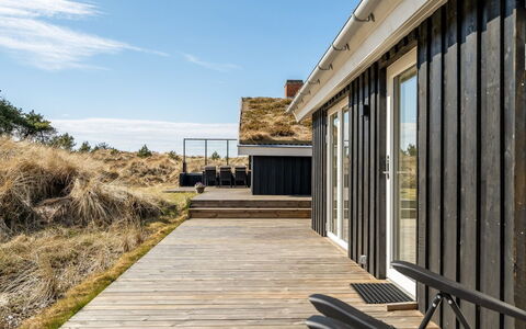 Steinunn - 600M from the Sea: Mobilia, Legna, Interior Design, Pavimentazione, Pavimento, Sedia, Camera, Soffitto, Soggiorno, Appartamento