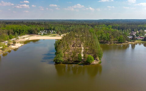 Hradec Kralove 4: Risorse Idriche, Acqua, Corpo D'Acqua, Albero, Ambiente Naturale, Natura, Waterway, Paesaggio Naturale, Banca, Alveo