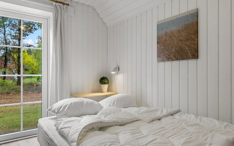 Ullamaj - 700M from the Sea: Legna, Camera Da Letto, Pavimentazione, Pavimento, Soffitto, Interior Design, Letto, Lenzuolo, Bedding, Biancheria