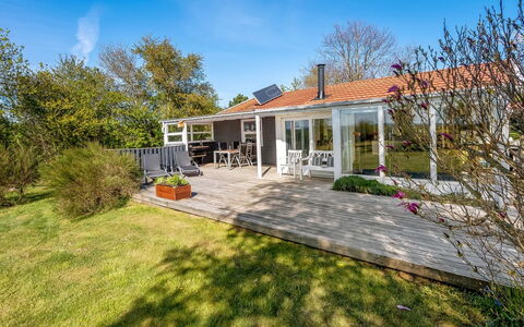 Niels - 1.3Km from the Sea: Casa, Casa, Arbusto, Zona Residenziale, Tetto, Villetta, Lotto, Estate, Giardino