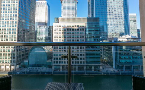 Discovery Apartments: Barca, Corpo D'Acqua, Moto D'Acqua, Barche E Nautica - Macchine E Materiali, Waterway, Canale, Marina, Nave, Architettura Navale, Costiera E Morfologie Oceanic