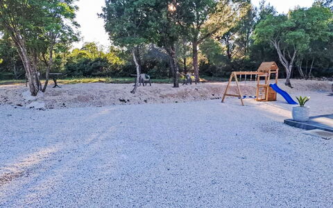 Zadar 678: Driveway, Calcestruzzo, Shade