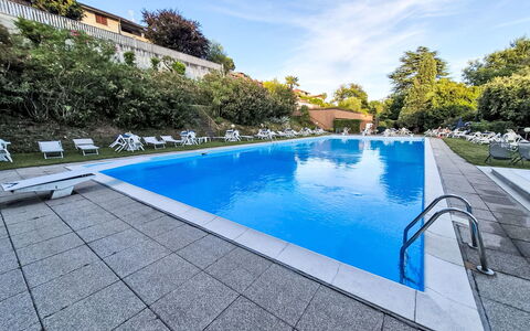 Lake & Pool: Piscina, Tempo Libero, Ricorrere, Resort Citta ', Mobili Da Esterno, Hotel, Terme, Eco Hotel, Centro Ricreativo