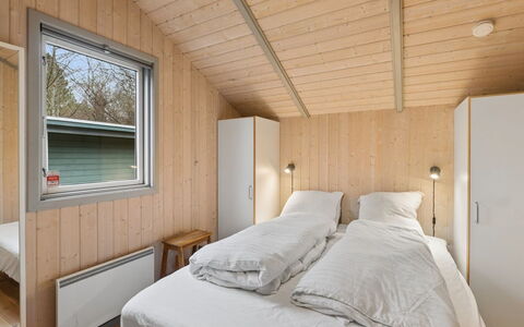 Niela - 700M from the Sea: Legna, Casa, Soffitto, Camera Da Letto, Porta, Letto, Latifoglie, Color Legno, Plank, Telaio Del Letto