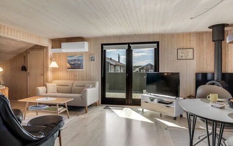 Eida - 400M from the Sea: Legna, Soffitto, Interior Design, Pavimento, Pavimentazione, Casa, Camera, Latifoglie, Soggiorno, Color Legno