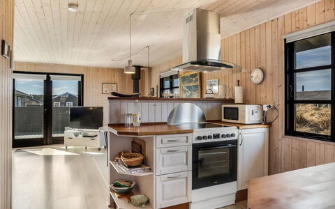 Eida - 400M from the Sea: Legna, Mobilia, Cucina, Latifoglie, Color Legno, Plank, Soffitto, Elettrodomestico Da Cucina, Pavimento In Legno, Controsoffitto