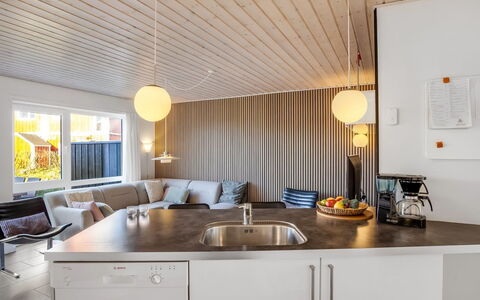 Annakarin - 1.2Km from the Sea: Interior Design, Controsoffitto, Legna, Cucina, Mobilia, Soffitto, Lampada, Pavimentazione, Casa, Illuminazione