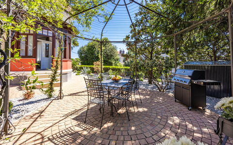 Apartment Nia Opatjia: Giardino, Shade, Estate, Struttura Esterna, Landscaping, Cortile, Eco Hotel, Backyard, Sedia, Villa