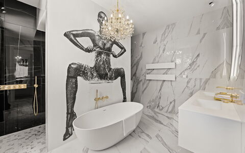 Apartment Nia Opatjia: Parete, Interior Design, Idraulico Fixture, Pavimentazione, Pavimento, Idraulico, Rubinetto, Bagno, Soffitto, Piastrella